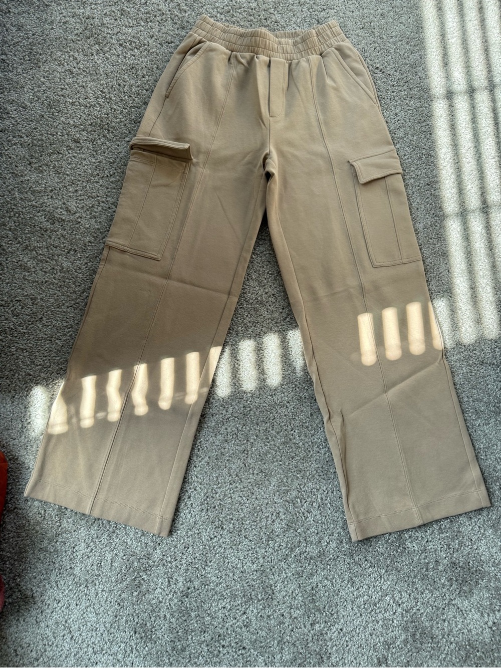 Wide-Leg Cargo Sweatpants in Tan